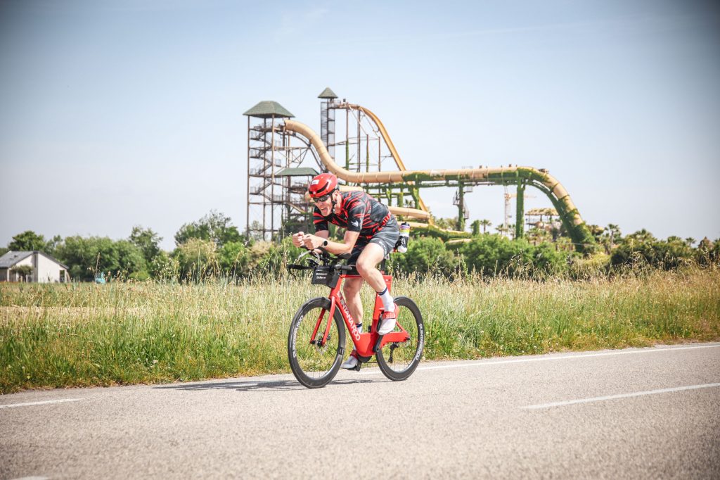 Fietsen tijdens de IM Venice-Jesolo